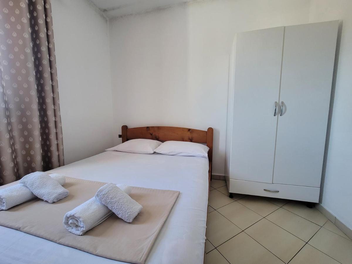 Guesthouse Veliaj Ksamil Exteriör bild