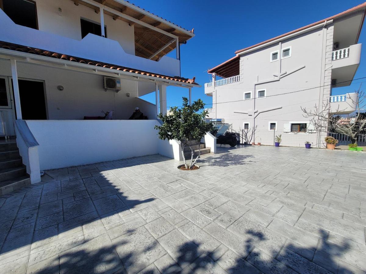 Guesthouse Veliaj Ksamil Exteriör bild